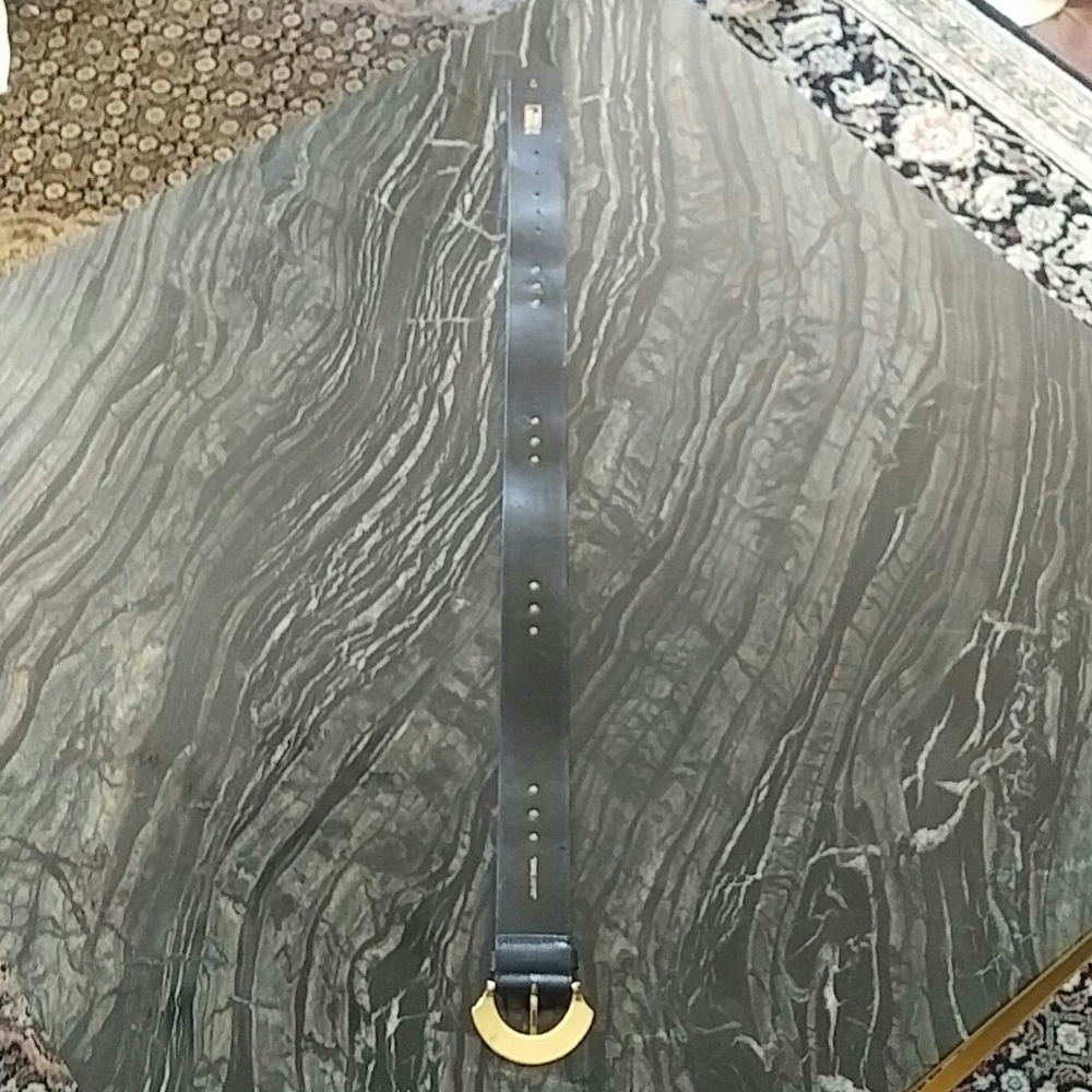 HOST PICK! GIANNI VERSACE - 90s iconic medusa leather belt - Picture 3 of 7